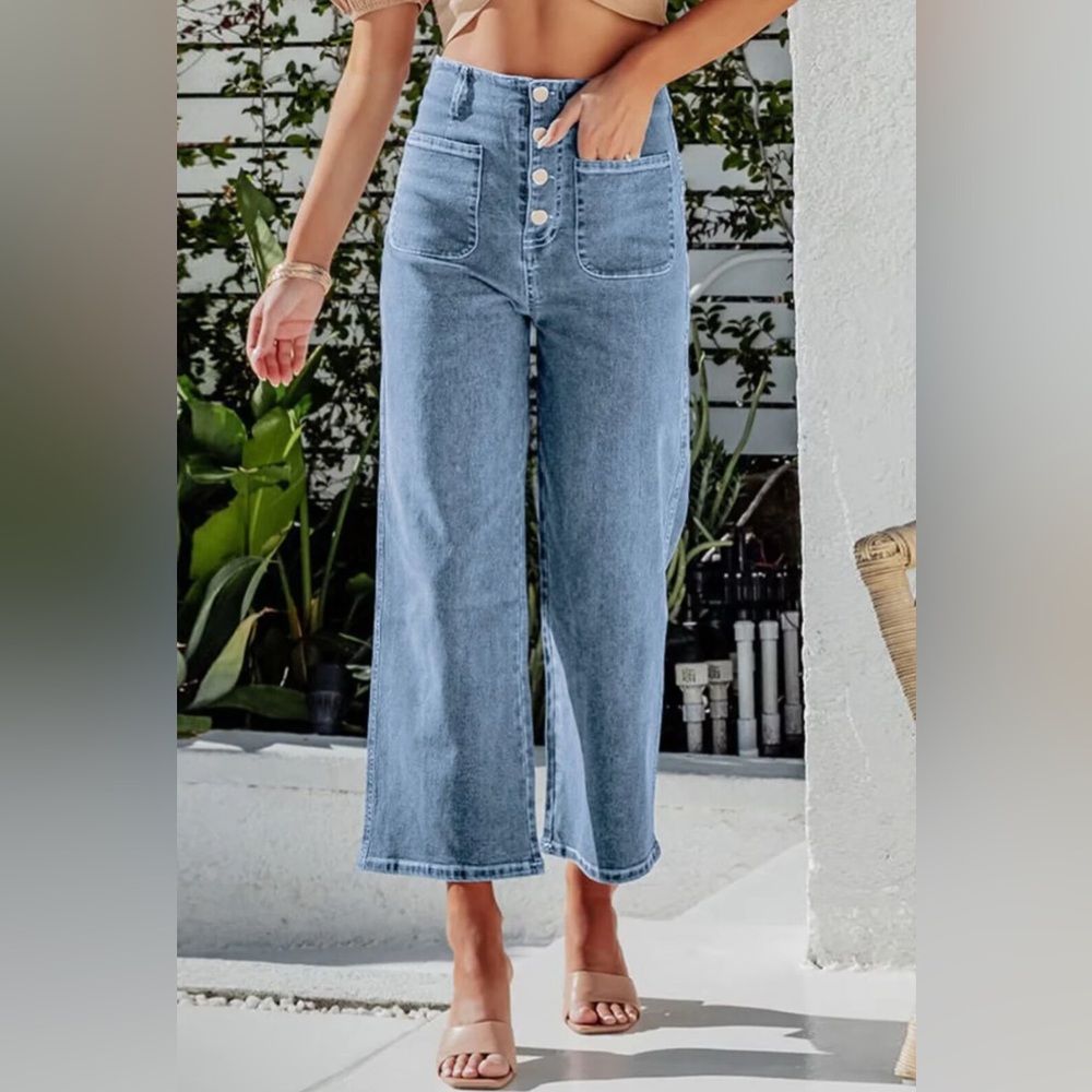 NWOT Entro High-Waisted Button Up Light Blue Jeans